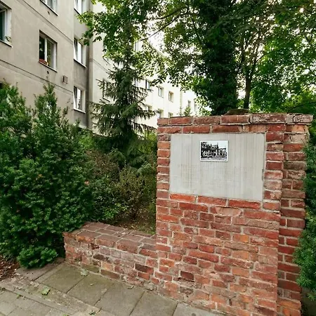 Retro Vibe In The District Of Warsaw