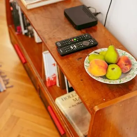 Retro Vibe In The District Of Apartment Warsaw