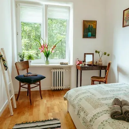 Apartment Retro Vibe In The District Of Warsaw